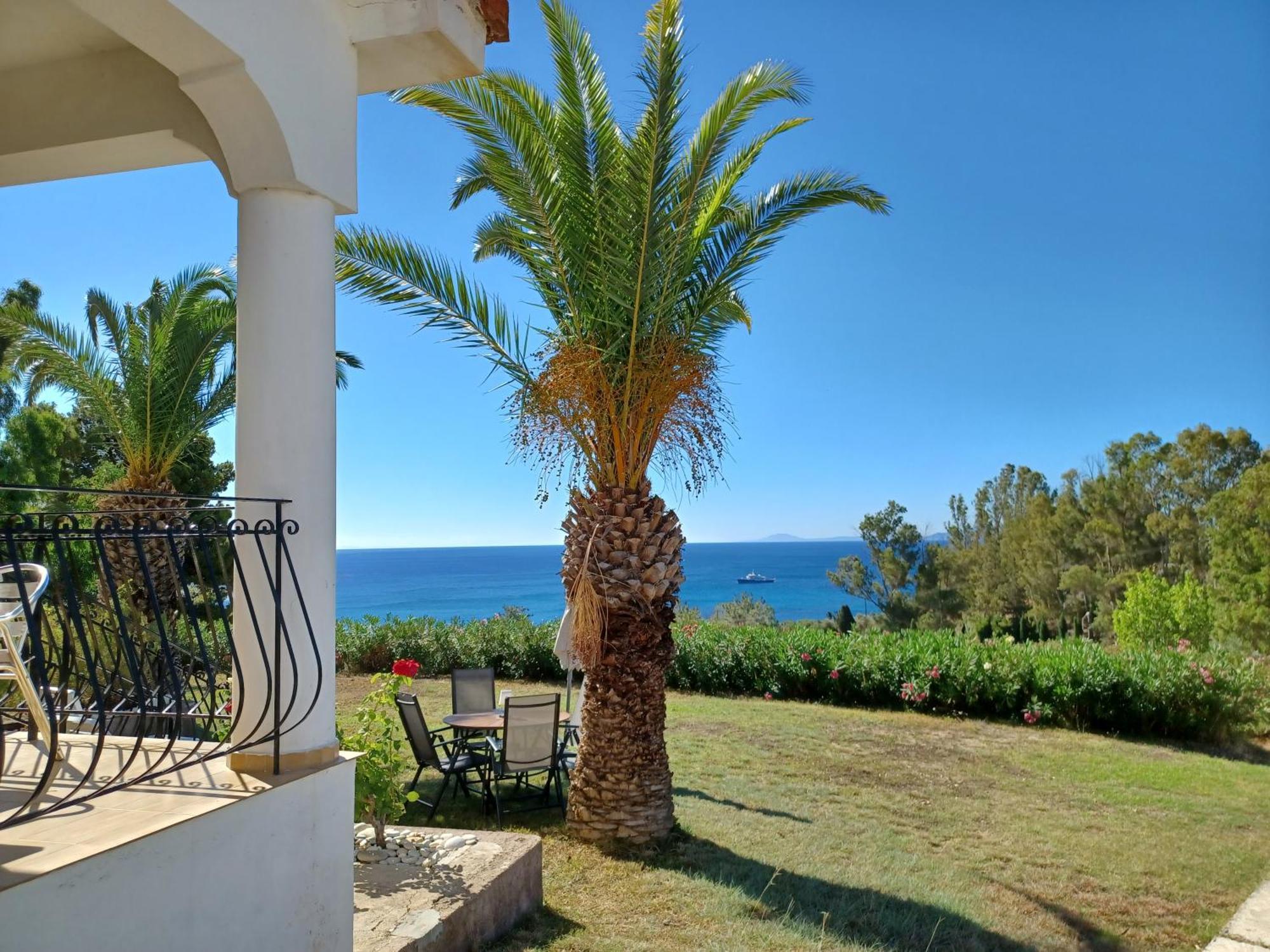 Nerissa Bungalow 2, Two Bedroom House With Sea View Spartia  Exteriér fotografie